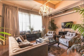 Designer Downtown Los Angeles Loft